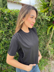 Camiseta con recogido frente Negro
