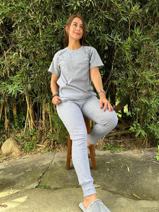 Deportivo Jogger En Rib Manga Corta Gris Claro