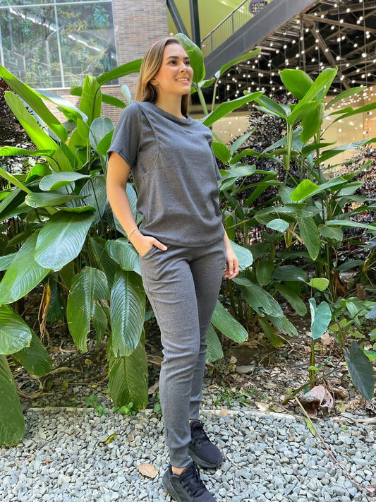 Deportivo Jogger En Rib Manga Corta Gris Oscuro