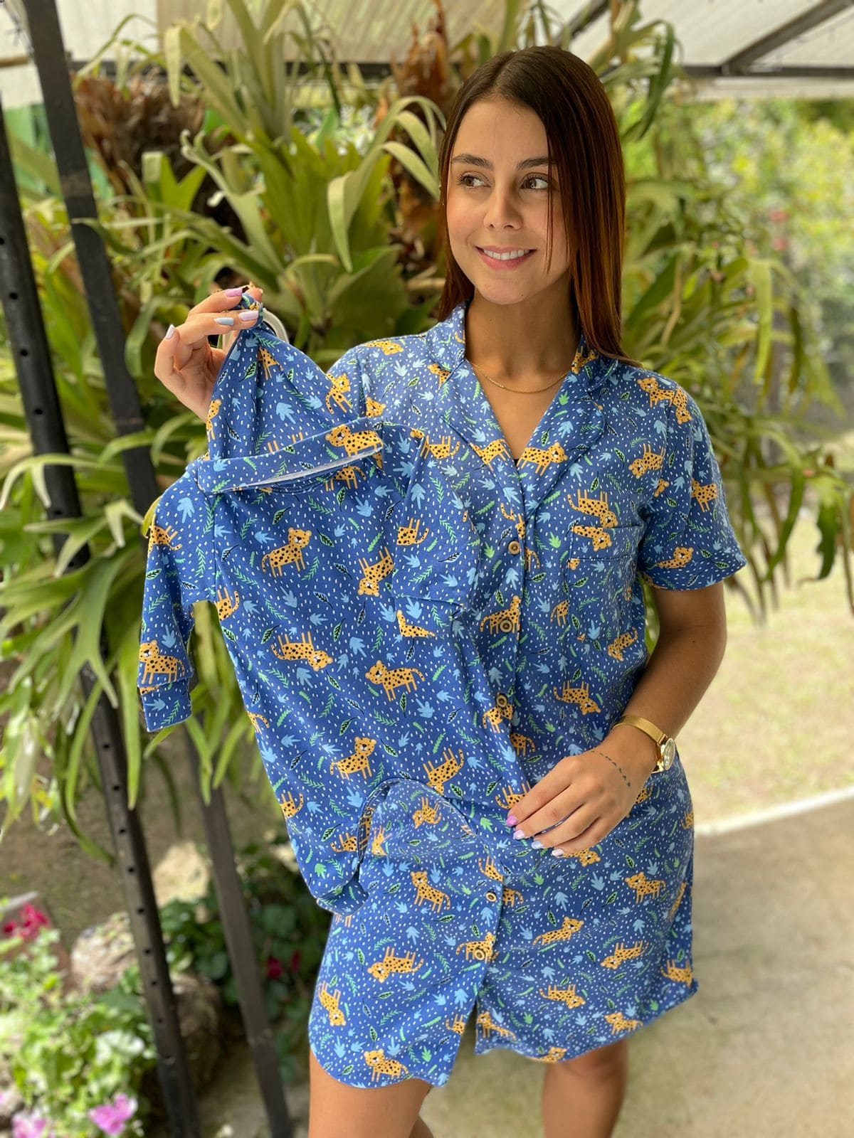 Dúo Bata Botón Estampado Tigres